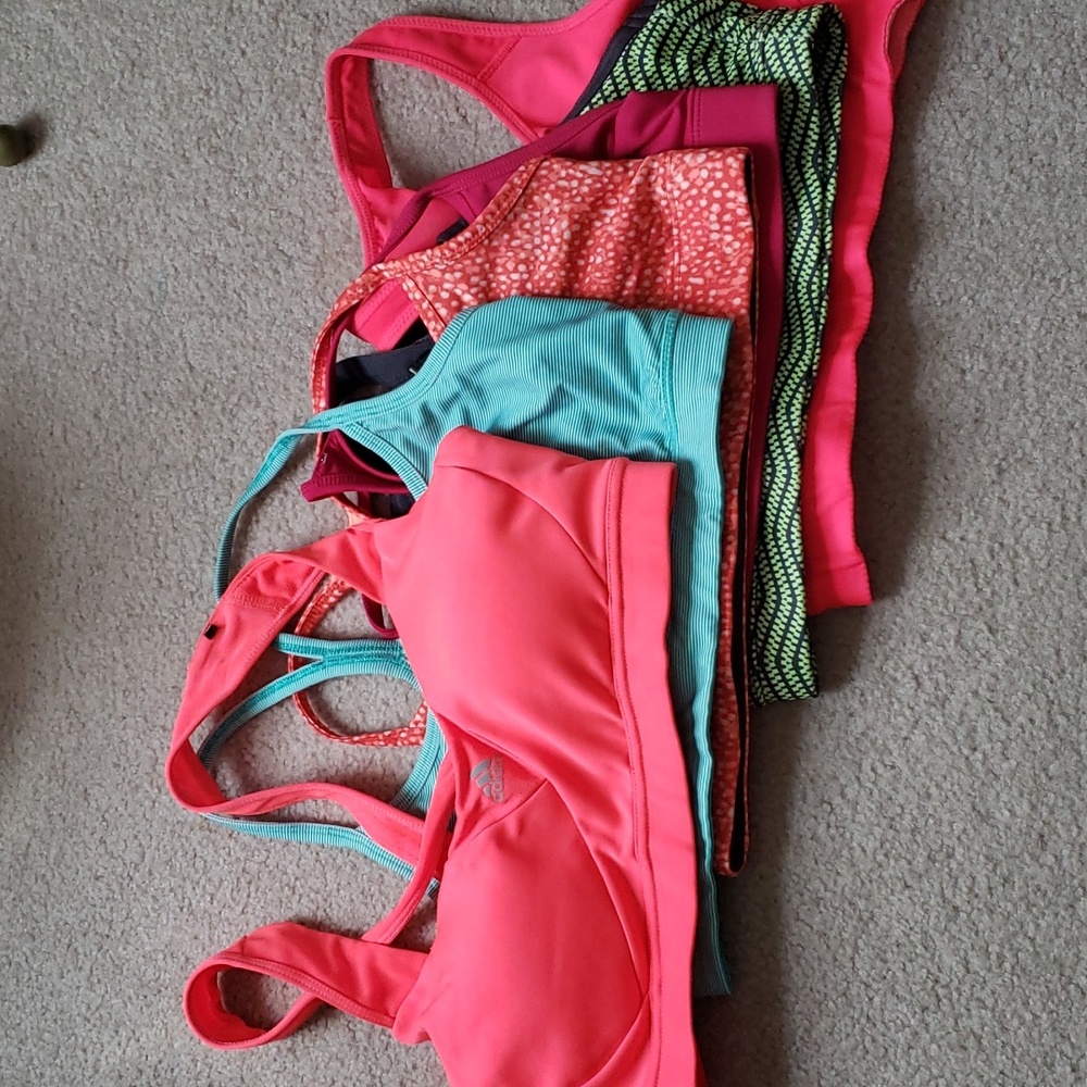 6 Sport bras size medium